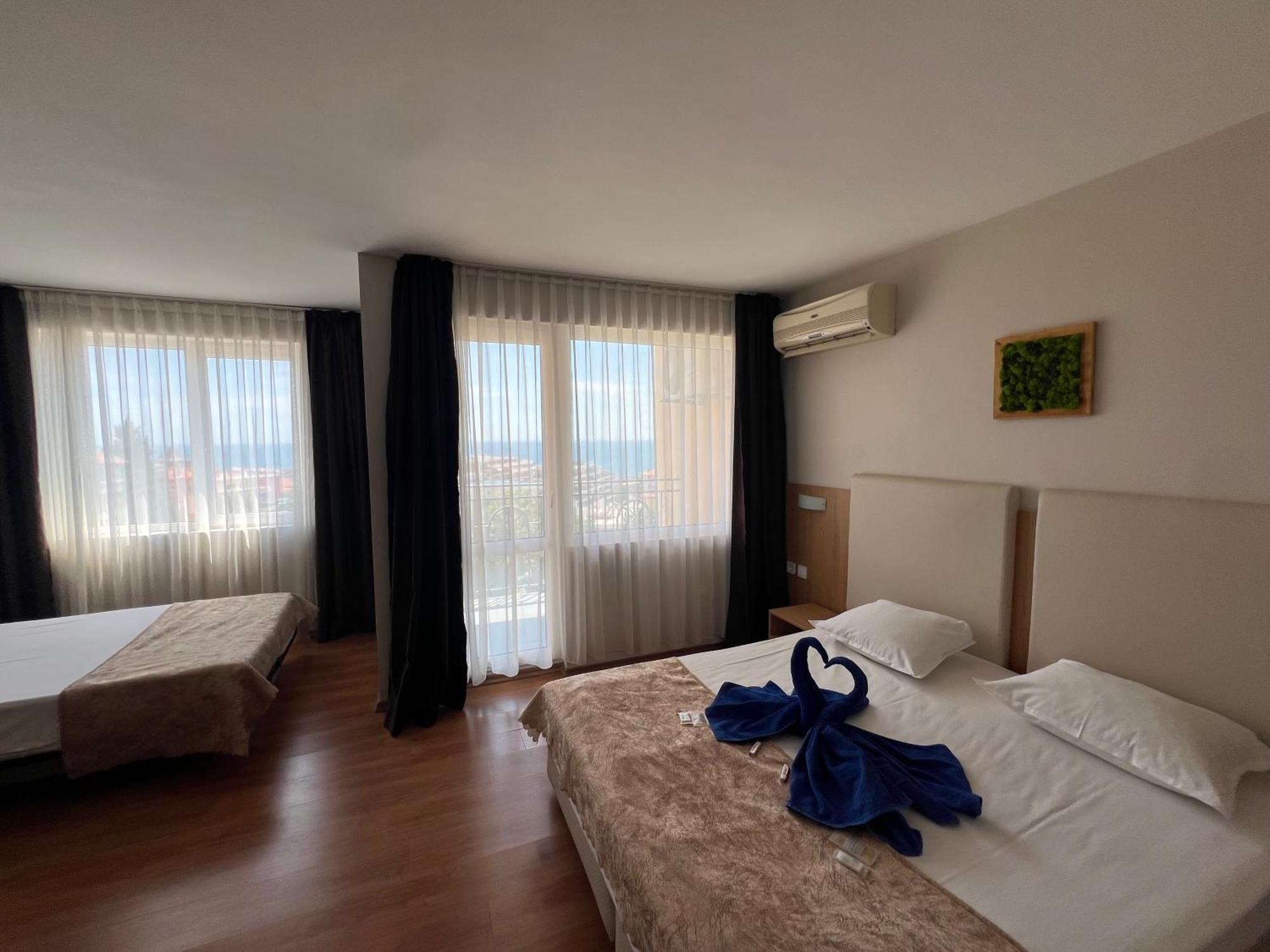 Family Hotel Milev Sveti Vlas Buitenkant foto