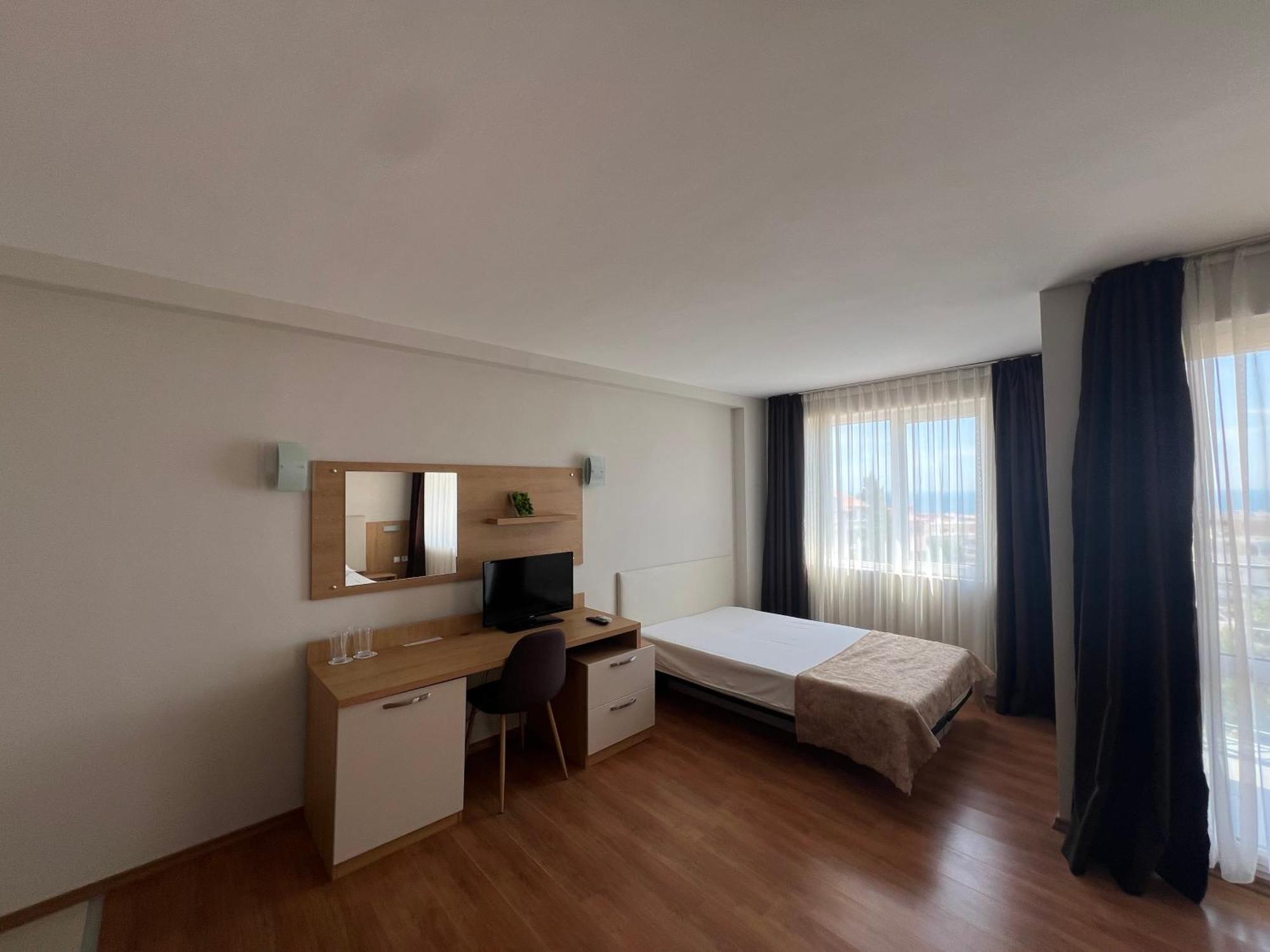Family Hotel Milev Sveti Vlas Buitenkant foto