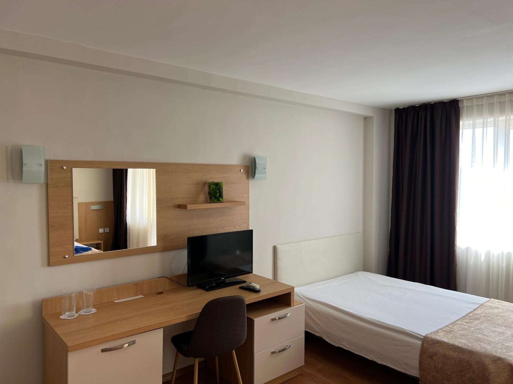 Family Hotel Milev Sveti Vlas Buitenkant foto